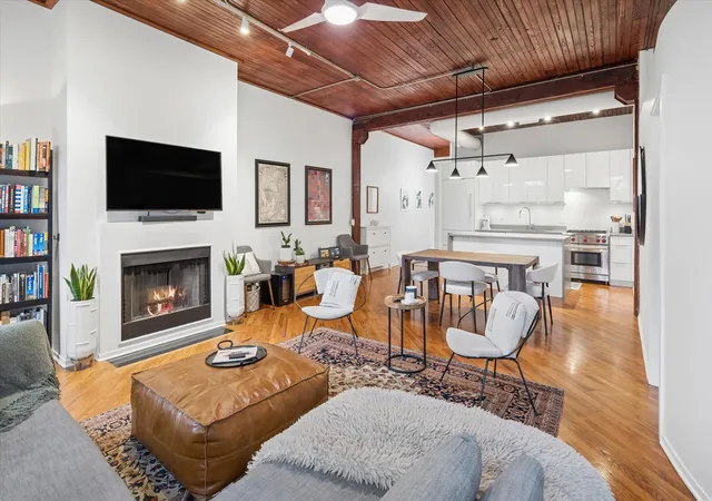 Photo 4 of Condo for sale at 2021 W Willow St #204, Chicago, IL 60647 | MLS# 12768555 | Listing updated on 2026-09-25