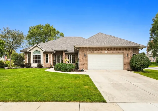Photo 1 of Single family home for sale at 781 Arrowhead Dr, Yorkville, IL 60560 | MLS# 12768559 | Listing updated on 2026-10-03