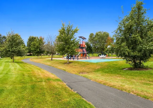 Photo 3 of Single family home for sale at 781 Arrowhead Dr, Yorkville, IL 60560 | MLS# 12768559 | Listing updated on 2026-10-03