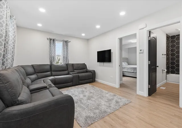 Photo 4 of Single family home for sale at 1611 E Washington St, Joliet, IL 60433 | MLS# 12768574 | Listing updated on 2026-10-07