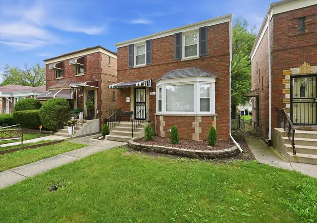 Photo 2 of Single family home for sale at 8113 S Campbell Ave, Chicago, IL 60652 | MLS# 12768579 | Listing updated on 2026-09-24
