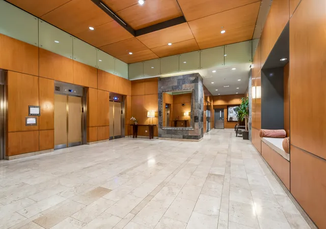 Photo 3 of Condo for sale at 208 W Washington St #2001, Chicago, IL 60606 | MLS# 12768590 | Listing updated on 2026-09-24