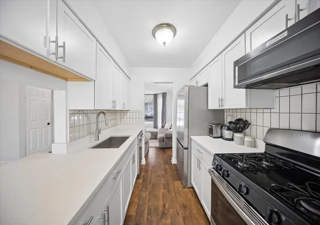 Photo 4 of Townhouse for sale at 1452 N Chelsea Ave, Palatine, IL 60067 | MLS# 12768591 | Listing updated on 2026-09-24