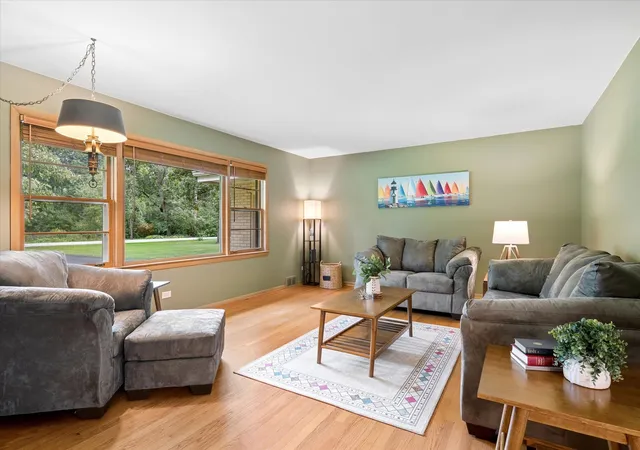 Photo 3 of Single family home for sale at 3460 W Mardan Dr, Long Grove, IL 60047 | MLS# 12768596 | Listing updated on 2026-09-25