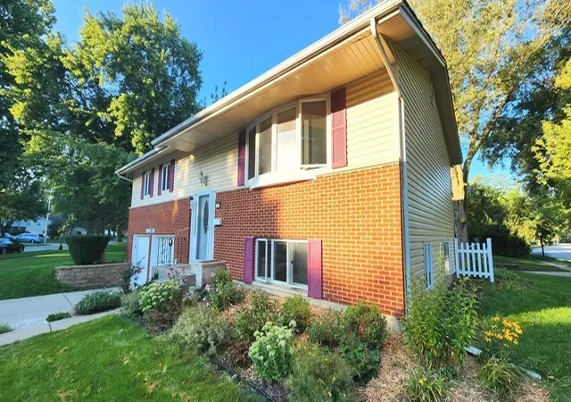 Photo 38 of Single family home for sale at 132 N Kitson Dr, Palatine, IL 60074 | MLS# 12768600 | Listing updated on 2026-10-20