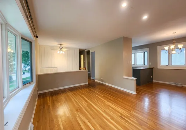 Photo 4 of Single family home for sale at 132 N Kitson Dr, Palatine, IL 60074 | MLS# 12768600 | Listing updated on 2026-09-24