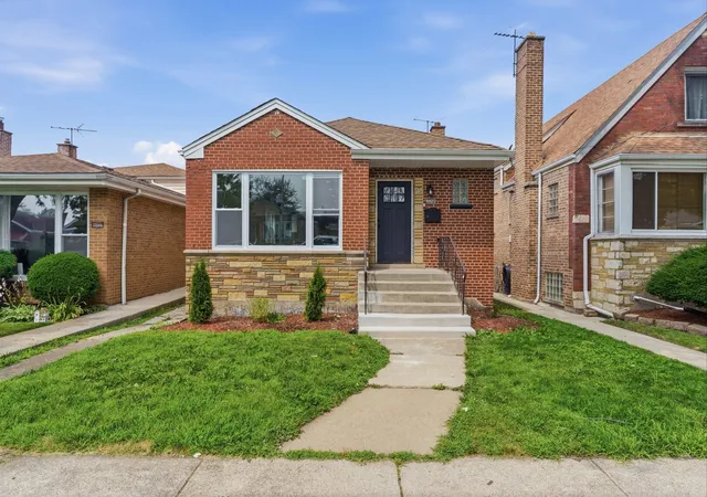 Photo 1 of Single family home for sale at 8820 S Ridgeland Ave, Chicago, IL 60617 | MLS# 12768601 | Listing updated on 2026-09-24