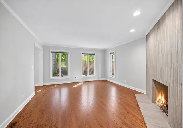 Photo 4 of Single family home for sale at 723 De Tamble Ave, Highland Park, IL 60035 | MLS# 12768604 | Listing updated on 2026-09-29