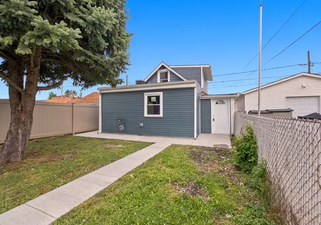 Photo 2 of Single family home for sale at 6007 S Monitor Ave, Chicago, IL 60638 | MLS# 12768614 | Listing updated on 2026-09-30