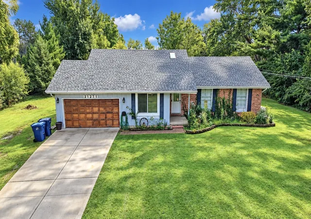 Single family home for sale at 21271 W Park Dr, Lake Villa, IL 60046 | MLS# 12768625