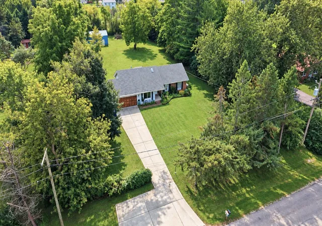 Photo 3 of Single family home for sale at 21271 W Park Dr, Lake Villa, IL 60046 | MLS# 12768625 | Listing updated on 2026-09-25