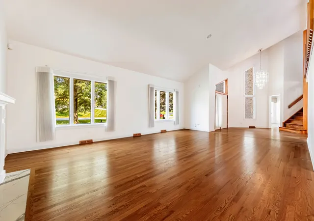 Photo 4 of Single family home for sale at 8920 Royal Dr, Burr Ridge, IL 60527 | MLS# 12768632 | Listing updated on 2026-09-30