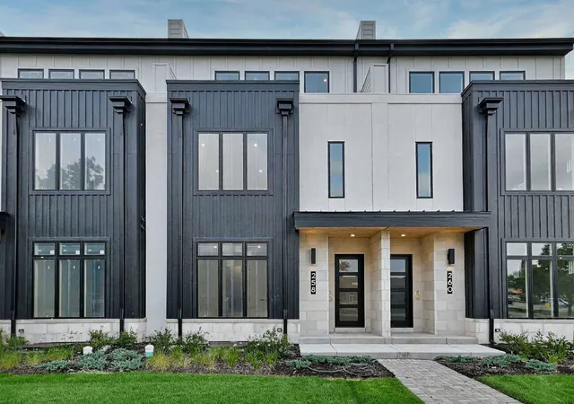 Photo 1 of Townhouse for sale at 258 Addison Ave, Elmhurst, IL 60126 | MLS# 12768642 | Listing updated on 2026-09-26