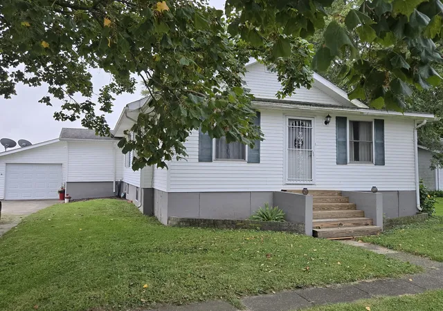 Single family home for sale at 41583 E 100 North Rd, Fisher, IL 61843 | MLS# 12768646