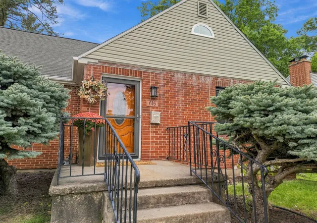 Photo 2 of Single family home for sale at 616 W 11th Street, Sterling, IL 61081 | MLS# 12768648 | Listing updated on 2026-09-28