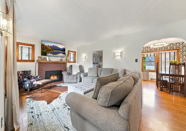 Photo 4 of Single family home for sale at 616 W 11th Street, Sterling, IL 61081 | MLS# 12768648 | Listing updated on 2026-09-28