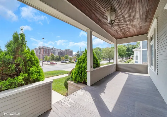Listing Photo 2 - Condo for sale in building located at 338 N La Grange Rd, La Grange Park, IL 60526