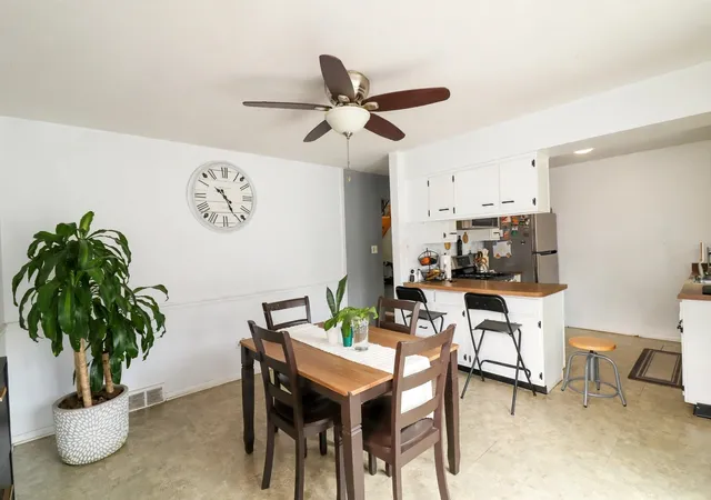 Photo 3 of Single family home for sale at 348 Cherrywood Rd, Buffalo Grove, IL 60089 | MLS# 12768678 | Listing updated on 2026-10-01