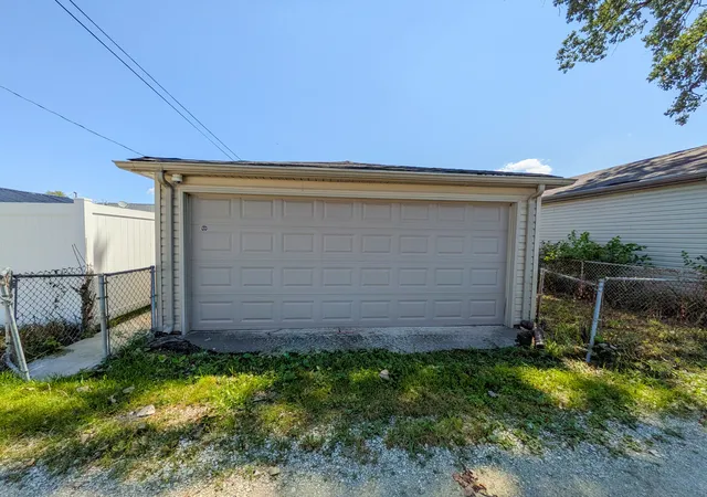 Photo 3 of Single family home for sale at 8636 Massasoit Ave, Burbank, IL 60459 | MLS# 12768691 | Listing updated on 2026-09-24