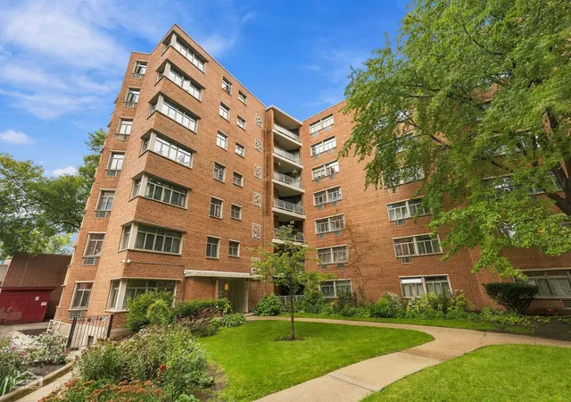 Condo for sale at 1862 Sherman Ave #3SE, Evanston, IL 60201 | MLS# 12768695 | Listing updated on 2026-10-09
