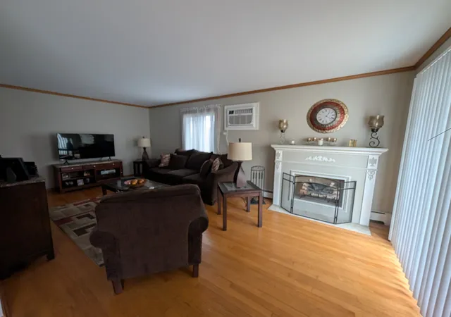 Photo 2 of Condo for sale at 6025 W 64th Place #6, Chicago, IL 60638 | MLS# 12768705 | Listing updated on 2026-09-26