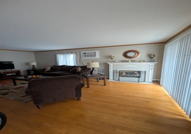 Photo 4 of Condo for sale at 6025 W 64th Place #6, Chicago, IL 60638 | MLS# 12768705 | Listing updated on 2026-09-26