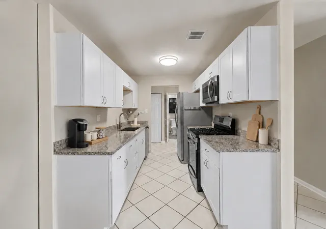 Listing Photo 4 - Condo for sale in building located at 8901 N Western Ave, Des Plaines, IL 60016 - Unit #A104