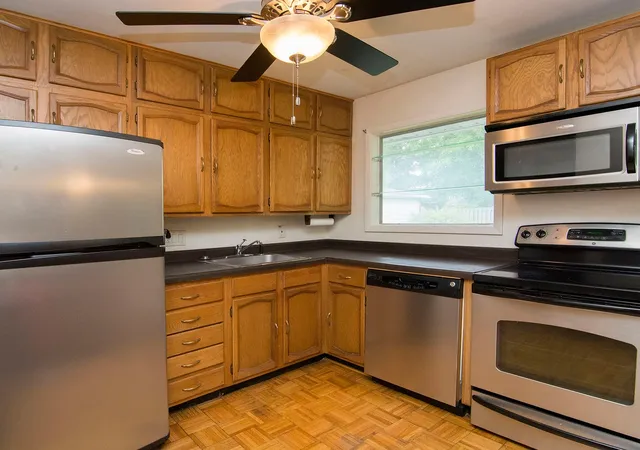 Photo 4 of Single family home for sale at 1406 Eastern Dr, Urbana, IL 61801 | MLS# 12768716 | Listing updated on 2026-10-05