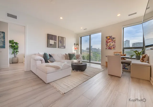 Listing Photo 2 - Condo for sale in building located at 859 W Erie St, Chicago, IL 60642 - Unit #506
