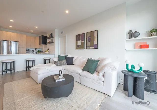 Listing Photo 5 - Condo for sale in building located at 859 W Erie St, Chicago, IL 60642 - Unit #506