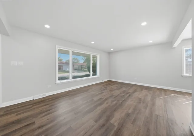 Photo 4 of Single family home for sale at 1103 E 166th Place, South Holland, IL 60473 | MLS# 12768736 | Listing updated on 2026-09-24