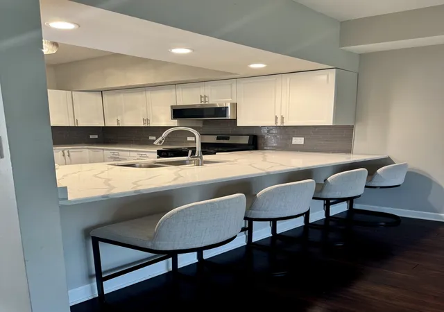 Photo 4 of Townhouse for sale at 1160 Regency Dr, Schaumburg, IL 60193 | MLS# 12768738 | Listing updated on 2026-10-06