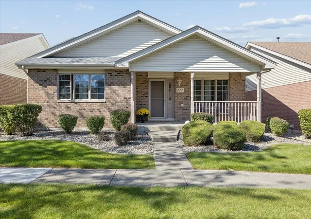 Single family home for sale at 417 Somerset Ln, New Lenox, IL 60451 | MLS# 12768739