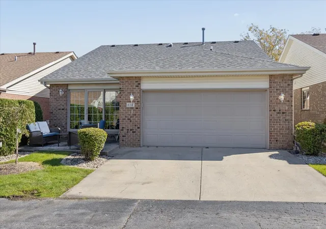 Photo 3 of Single family home for sale at 417 Somerset Ln, New Lenox, IL 60451 | MLS# 12768739 | Listing updated on 2026-10-08