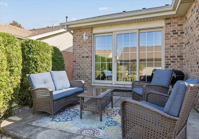 Photo 3 of Single family home for sale at 417 Somerset Ln, New Lenox, IL 60451 | MLS# 12768739 | Listing updated on 2026-10-08