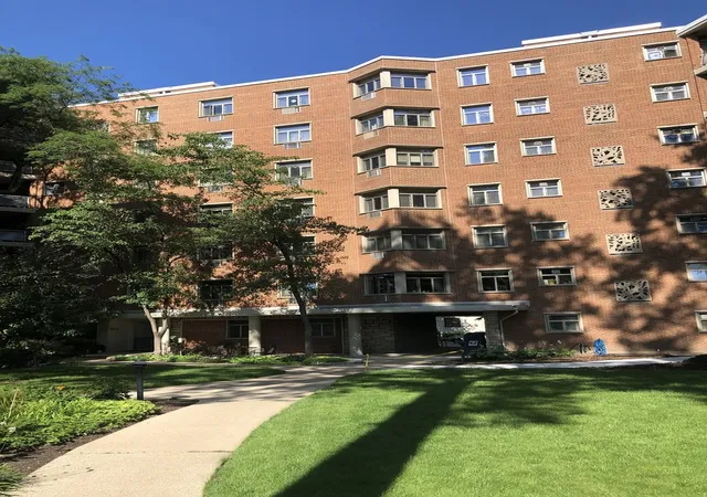 Photo 2 of Condo for sale at 1856 Sherman Ave #6SC, Evanston, IL 60201 | MLS# 12768745 | Listing updated on 2026-09-30