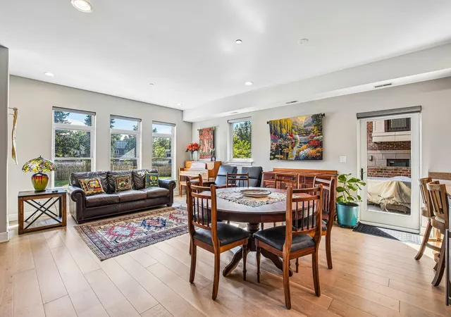 Listing Photo 5 - Condo for sale in building located at 815 Laurel Ave, Highland Park, IL 60035 - Unit #106