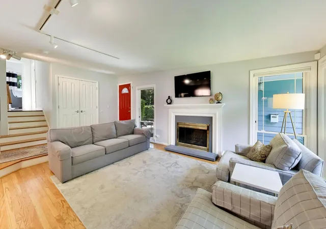 Photo 4 of Sale Pending at 2240 Catherine St, Northbrook, IL 60062 | MLS# 12768767 | Listing updated on 2026-10-07