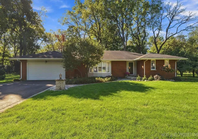 Photo 1 of Single family home for sale at 524 Waubonsee Trl, Batavia, IL 60510 | MLS# 12768783 | Listing updated on 2026-10-07