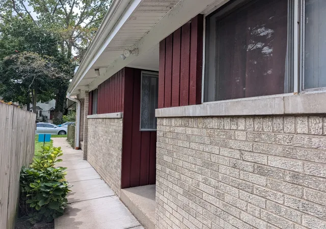 Photo 4 of Townhouse for sale at 1958 W Morse Ave #A, Chicago, IL 60626 | MLS# 12768786 | Listing updated on 2026-09-27
