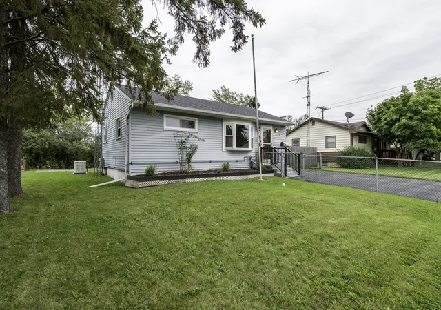 Photo 2 of Single family home for sale at 2205 Mohican Rd, Waukegan, IL 60087 | MLS# 12768799 | Listing updated on 2026-09-24