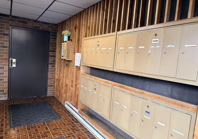 Photo 2 of Condo for sale at 1420 Woodbridge Ave #1A, Joliet, IL 60436 | MLS# 12768805 | Listing updated on 2026-10-08