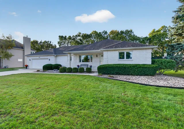 Photo 2 of Single family home for sale at 25053 W Mcmillin Dr, Channahon, IL 60410 | MLS# 12768826 | Listing updated on 2026-10-09