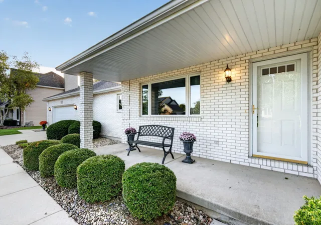 Photo 4 of Single family home for sale at 25053 W Mcmillin Dr, Channahon, IL 60410 | MLS# 12768826 | Listing updated on 2026-10-09