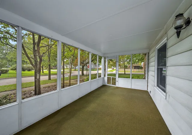 Photo 3 of Single family home for sale at 244 S Elmwood Dr, Aurora, IL 60506 | MLS# 12768830 | Listing updated on 2026-10-05