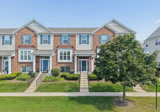 Photo 1 of Condo for sale at 3402 Neubauer Cir, Lindenhurst, IL 60046 | MLS# 12768831 | Listing updated on 2026-10-05