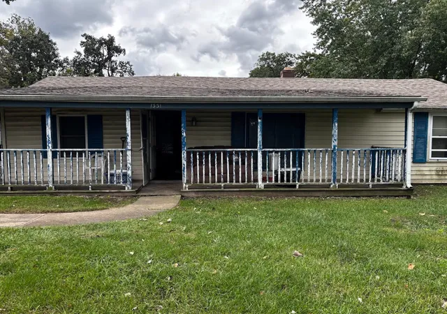 Photo 1 of Single family home for sale at 1331 Simms St, Aurora, IL 60505 | MLS# 12768833 | Listing updated on 2026-09-24