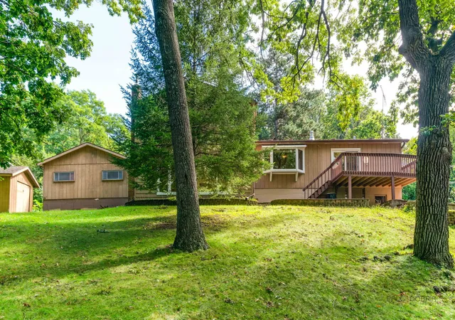 Photo 3 of Single family home for sale at 39152 N W End Dr, Spring Grove, IL 60081 | MLS# 12768842 | Listing updated on 2026-10-03