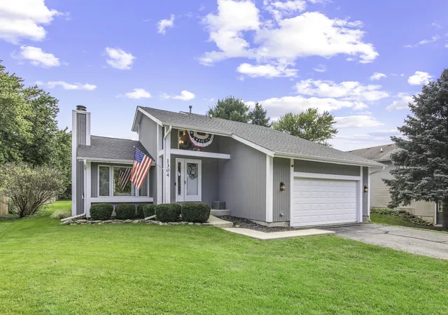 Single family home for sale at 1304 Reva Ln, Lake Holiday, IL 60548 | MLS# 12768846