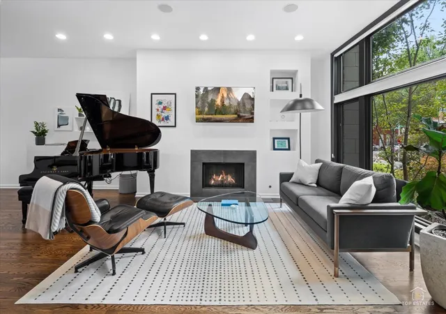 Photo 1 of Single family home for sale at 1940 W Wabansia Ave, Chicago, IL 60622 | MLS# 12768858 | Listing updated on 2026-10-06